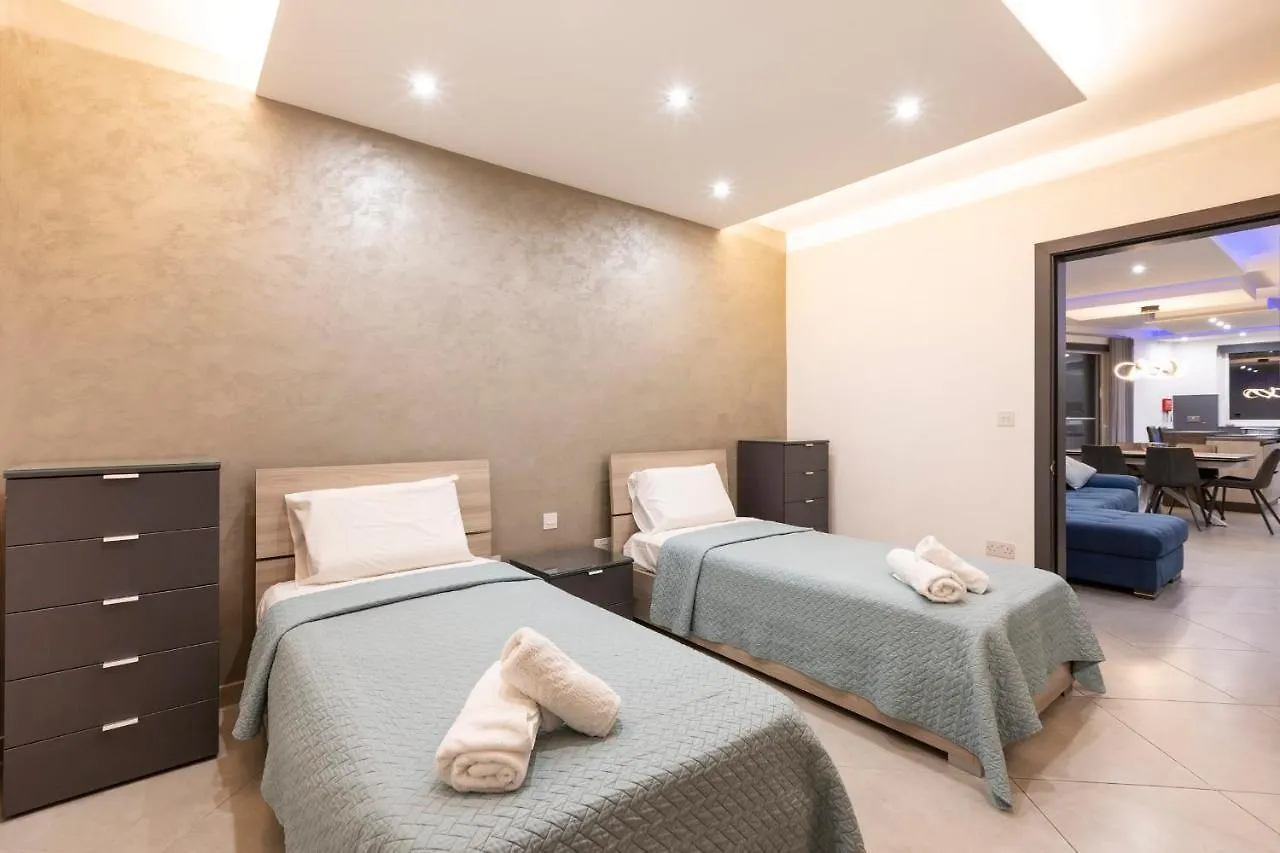 Brand New 3Bed-Hosted By Sweetstay Gzira 0*,  Malta