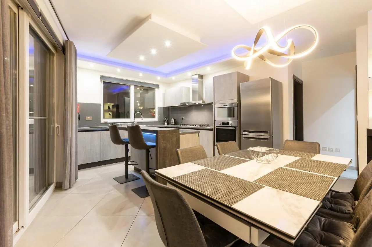 Brand New 3Bed-Hosted By Sweetstay Gzira Apartment