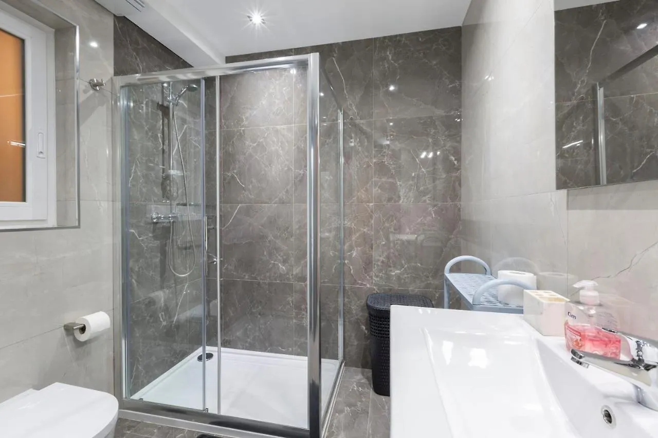 Brand New 3Bed-Hosted By Sweetstay Gzira 0*,  Malta