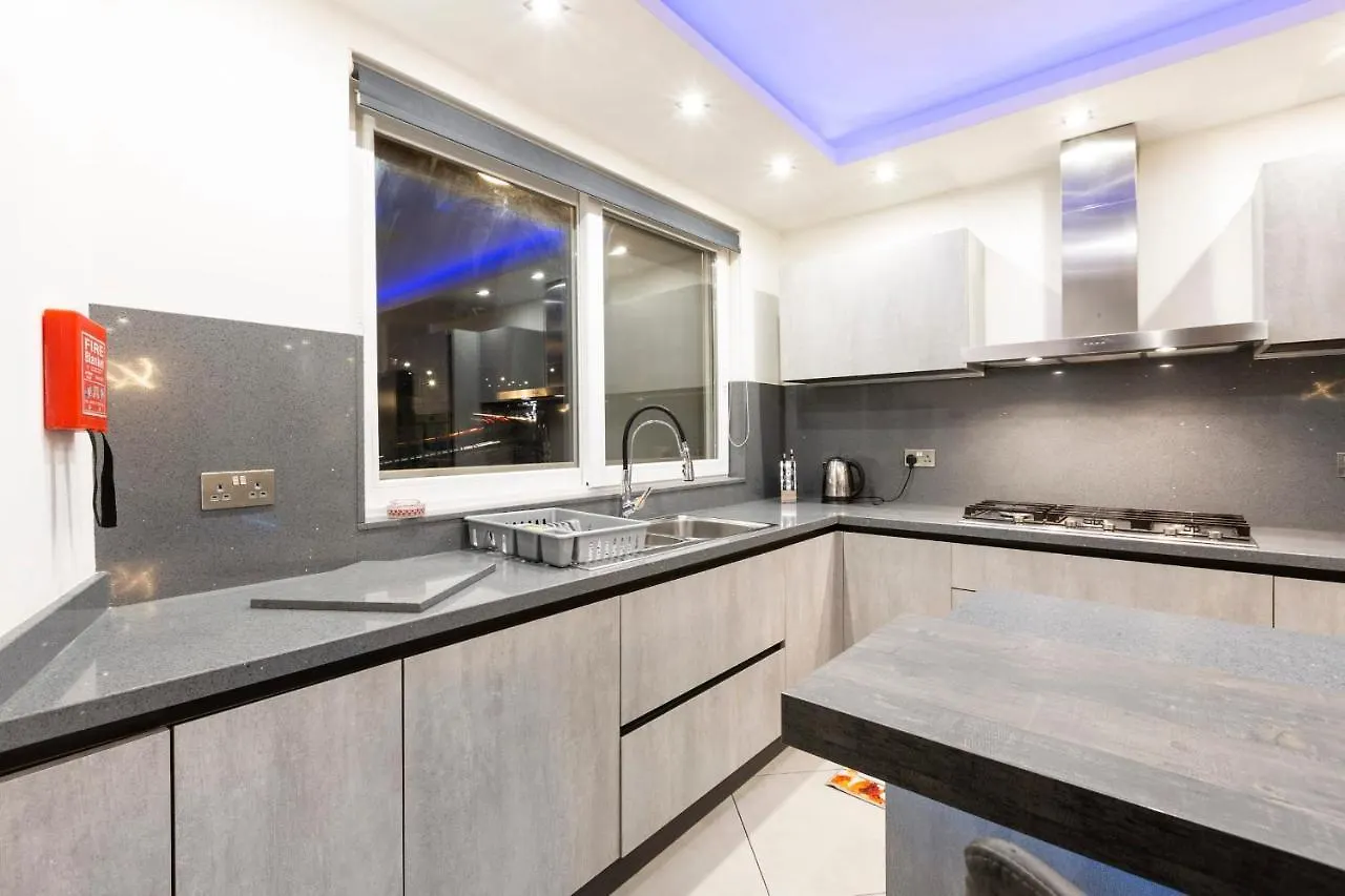 Brand New 3Bed-Hosted By Sweetstay Gzira Malta