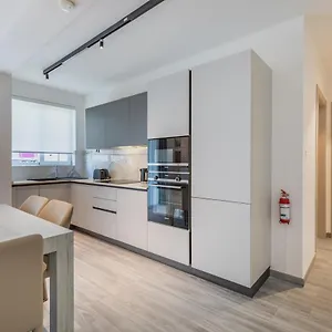 Luxury In Just Minutes Away From The Seafront And Restaurants Apartamento